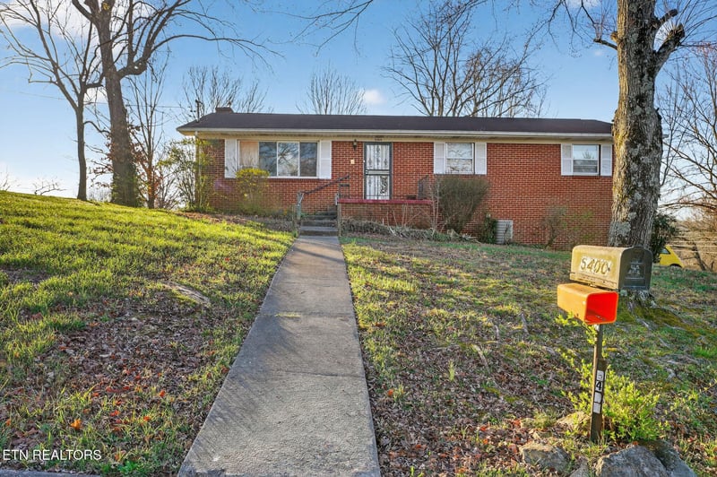 5400 Springplace Cir, Knoxville, TN 37924
