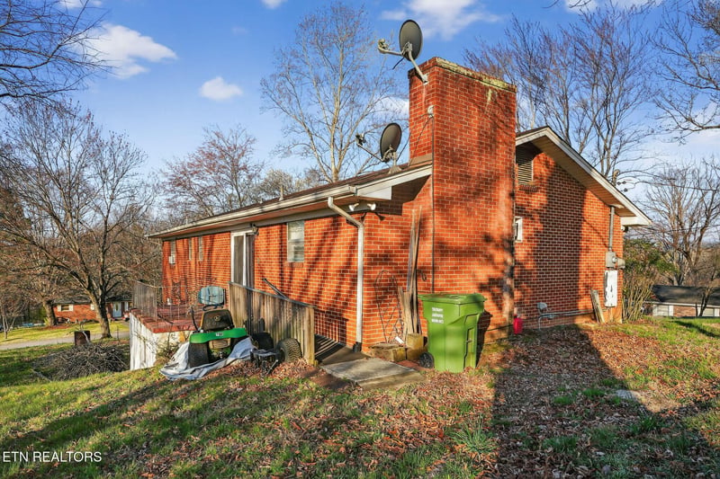 5400 Springplace Cir, Knoxville, TN 37924