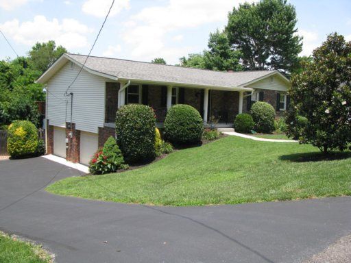 5401 Lance Dr, Knoxville, TN 37909