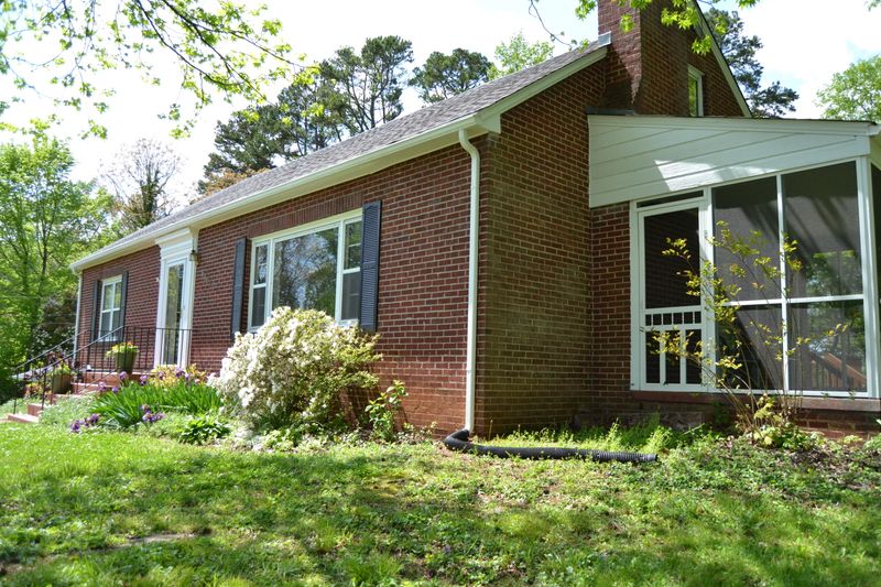 5407 E Sunset Rd, Knoxville, TN 37914