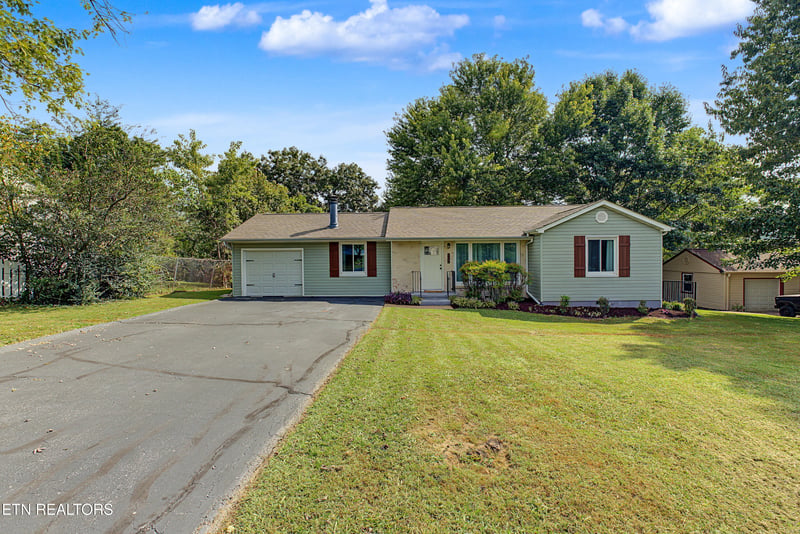 5408 Stoneoak Ln, Knoxville, TN 37920