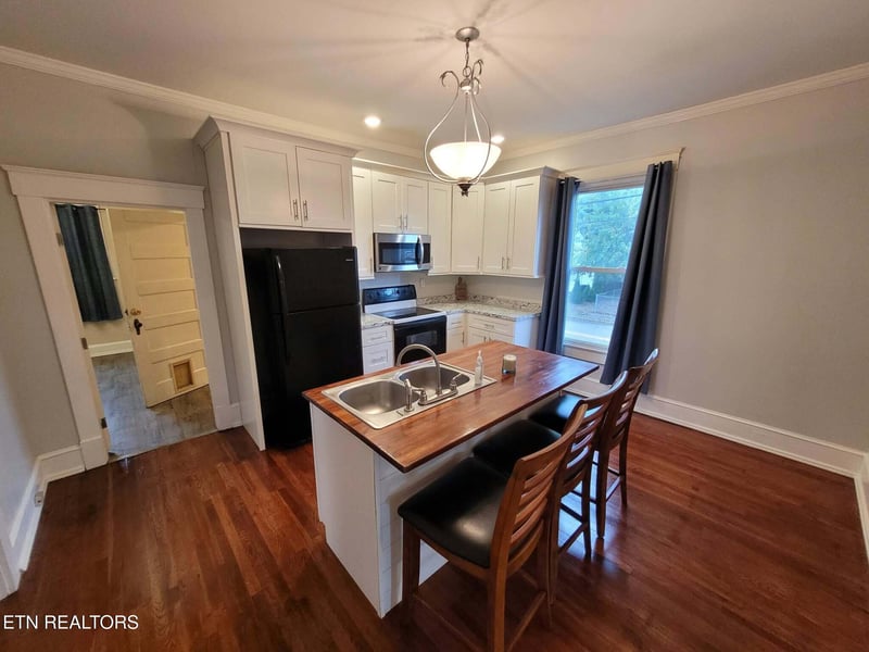 541 Cedar Ave, Knoxville, TN 37917