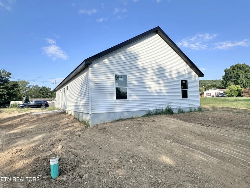 541 Cherokee Ave, Clinton, TN 37716