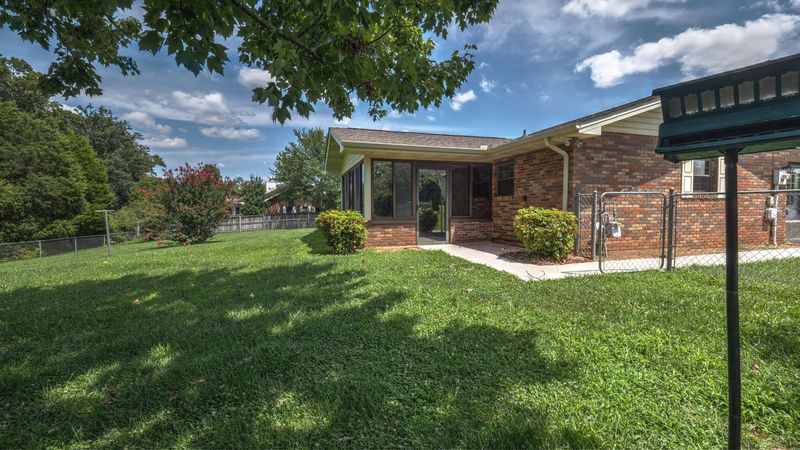 541 Emerald Ave, Kodak, TN 37764