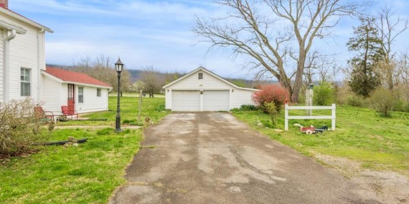 541 Old Middlesboro Hwy, Lafollette, TN 37766