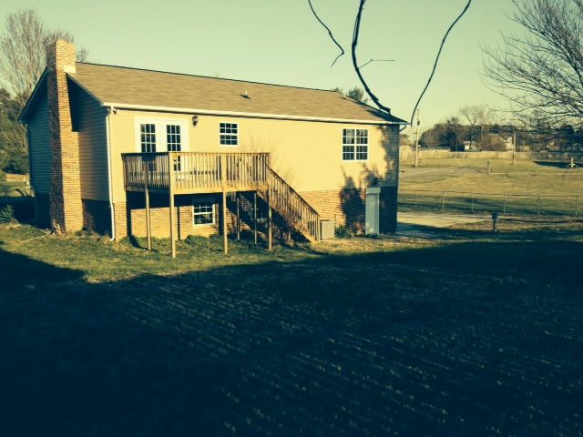 541 Stowers Dr, Corryton, TN 37721