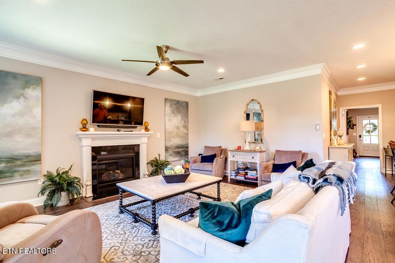 541 Timberline Dr, Lenoir City, TN 37772
