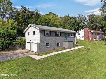 5411 Parkridge Dr, Knoxville, TN 37924