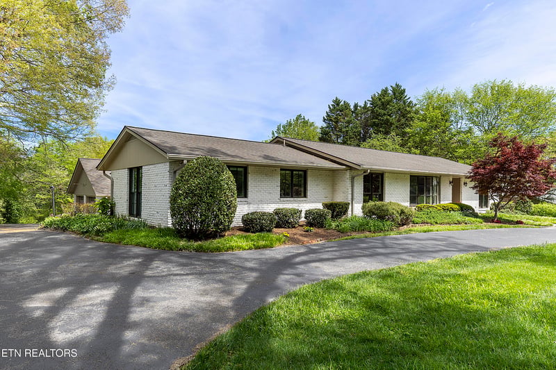 5413 Riverbend Dr, Knoxville, TN 37919