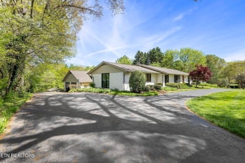 5413 Riverbend Dr, Knoxville, TN 37919