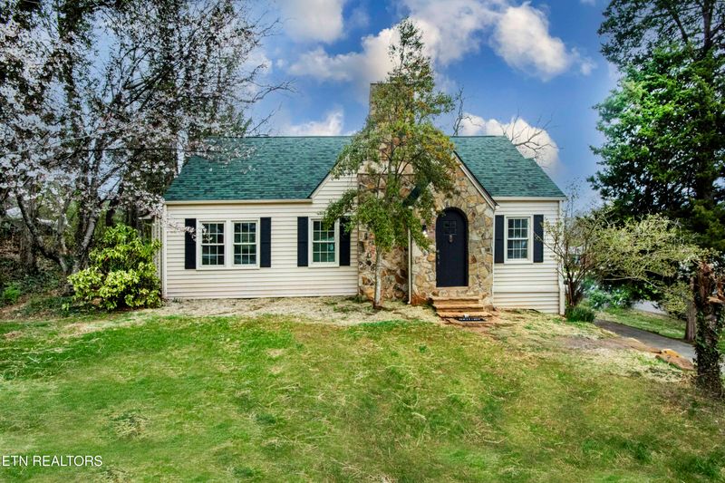 5420 Briercliff Rd, Knoxville, TN 37918