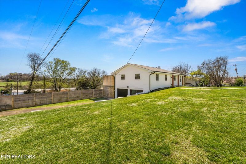5420 Green Acre Dr, Knoxville, TN 37924