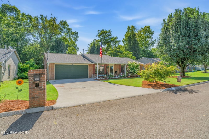 5427 Malachi Cir, Knoxville, TN 37918