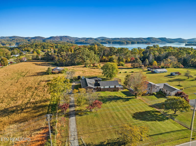 5429 Lakeshore Dr, Bean Station, TN 37708