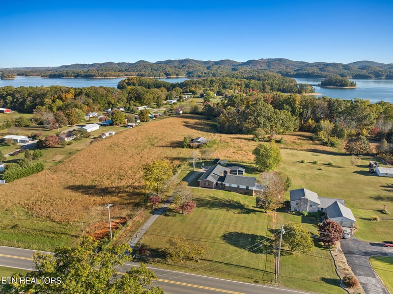 5429 Lakeshore Dr, Bean Station, TN 37708