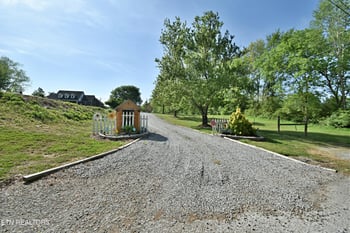5429 Pryor Rd, Maryville, TN 37804