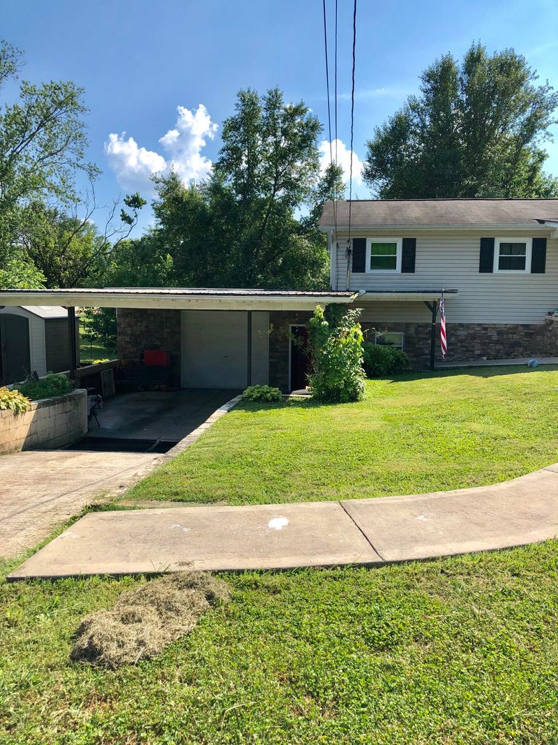 543 Cherokee Ave, Clinton, TN 37716