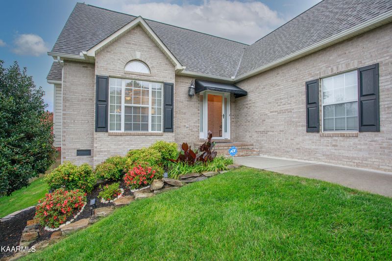 5432 Summitridge Ln, Knoxville, TN 37921