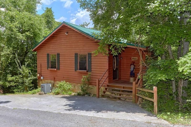 544 Hideaway Ridge Cir, Sevierville, TN 37862