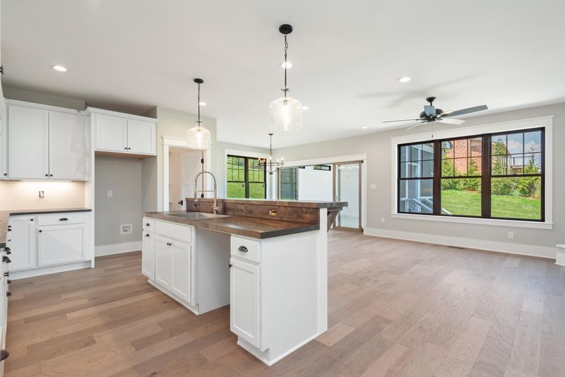 544 Simmons View Dr, Seymour, TN 37865