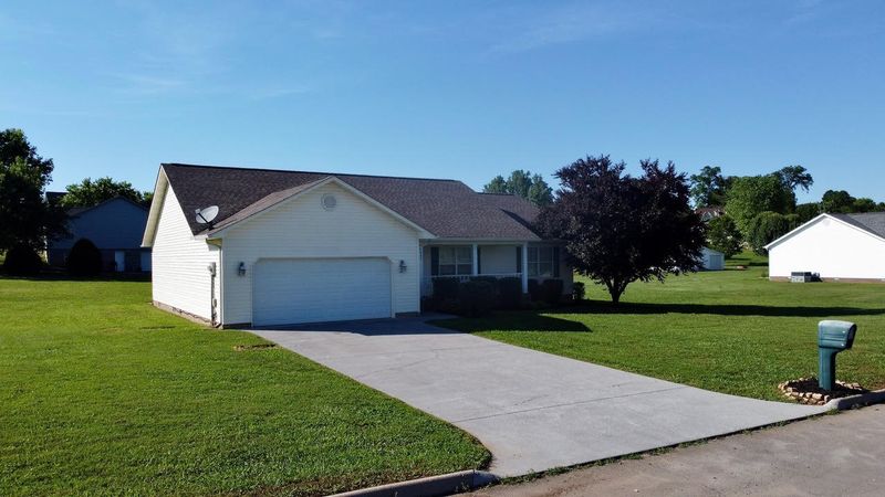 5445 Evergreen Farm Ln, Greenback, TN 37742