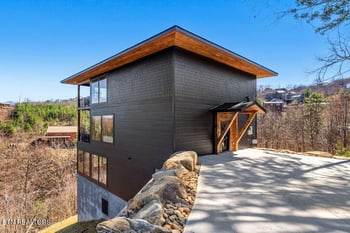 545 Edgewood Dr, Gatlinburg, TN 37738