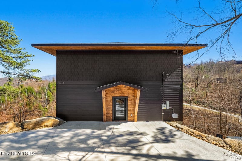 545 Edgewood Dr, Gatlinburg, TN 37738