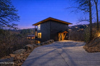 545 Edgewood Dr, Gatlinburg, TN 37738