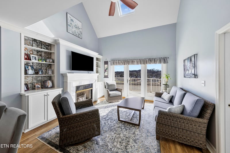 546 Riverfront Way, Knoxville, TN 37915