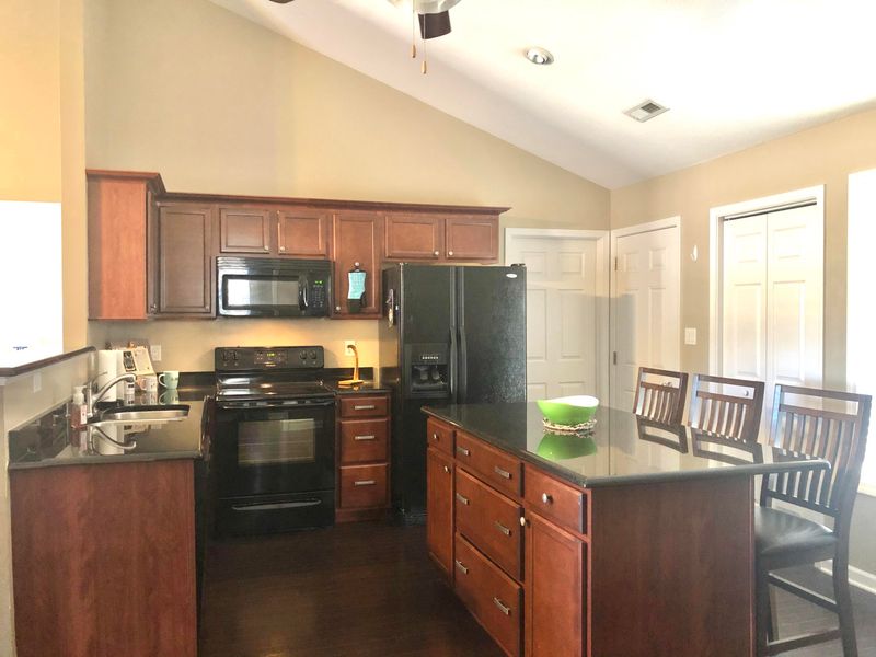 5460 Castle Pines Ln, Knoxville, TN 37920