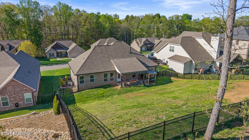 547 Carrington Blvd, Lenoir City, TN 37771