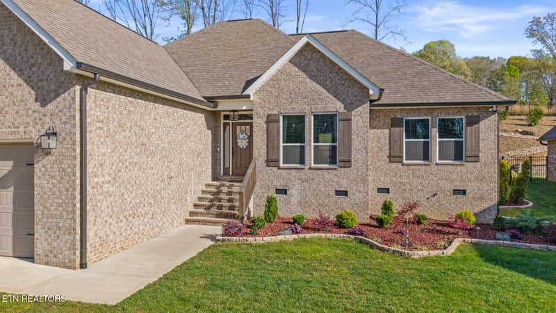 547 Carrington Blvd, Lenoir City, TN 37771