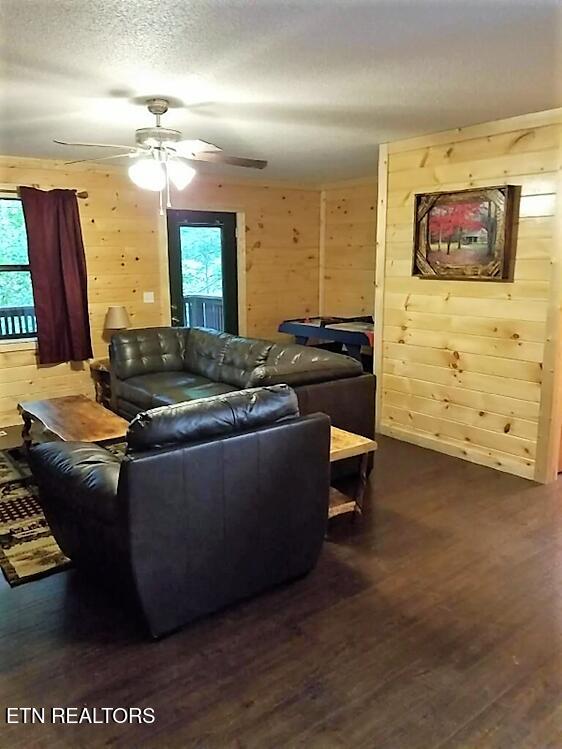 547 Hawks Tr, Gatlinburg, TN 37738