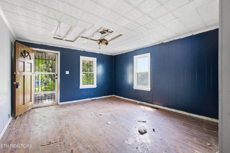 547 Henderson St, Harriman, TN 37748