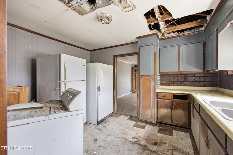 547 Henderson St, Harriman, TN 37748