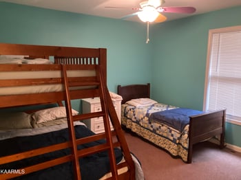 547 King Branch Rd, Pigeon Forge, TN 37876