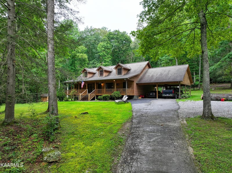 548 Clifty Creek Rd, Oakdale, TN 37829