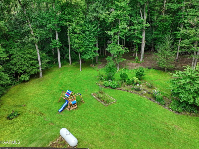 548 Clifty Creek Rd, Oakdale, TN 37829