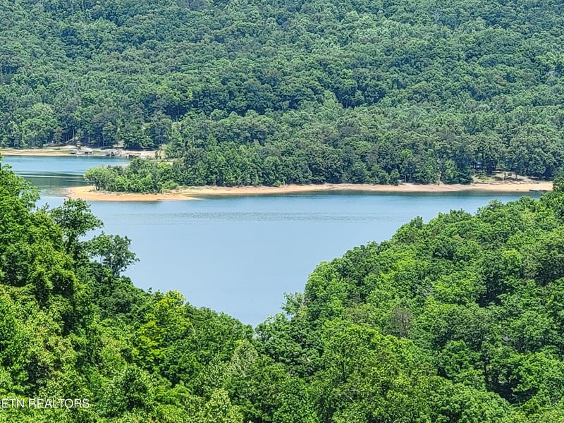 548 Hickory Pointe Ln, Maynardville, TN 37807