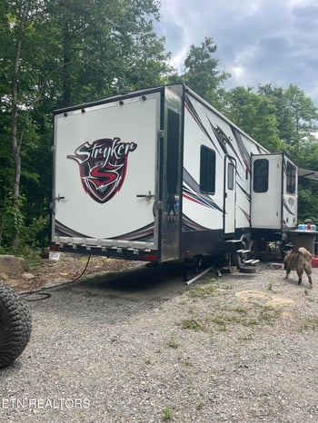 549 Defender Rd, Lafollette, TN 37766