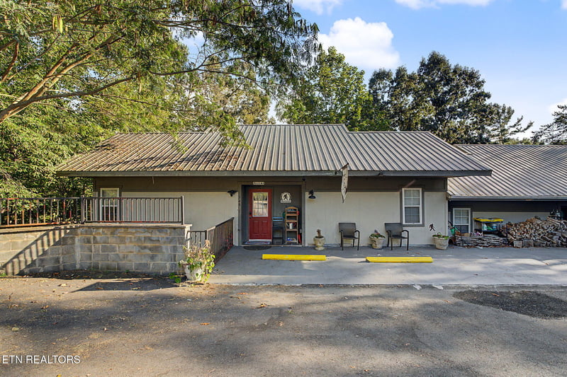 549 Johnson Ln #1&2, Gatlinburg, TN 37738