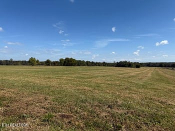 549 Smith Rd, Crossville, TN 38571