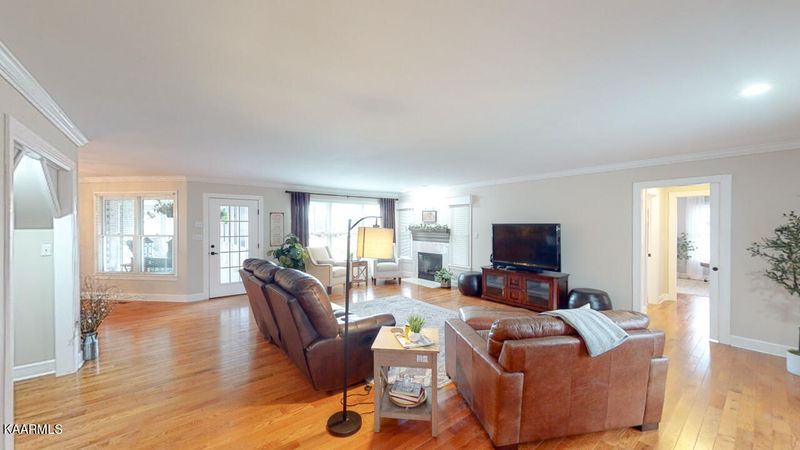 5496 Brooksview Rd, Lenoir City, TN 37772