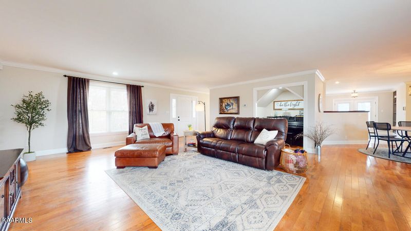5496 Brooksview Rd, Lenoir City, TN 37772