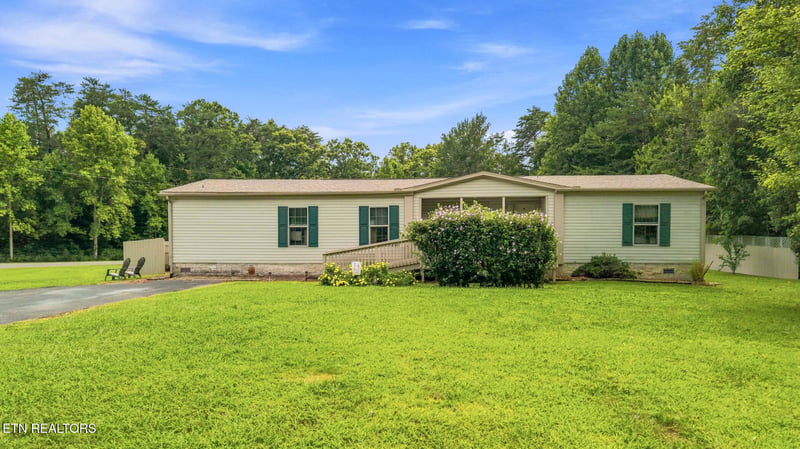 55 Raccoon Creek Rd, Crossville, TN 38572