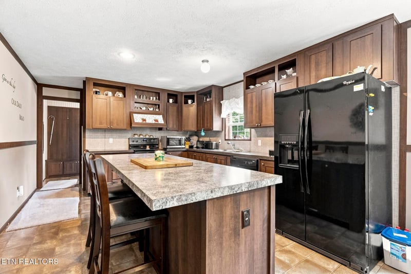 55 Raccoon Creek Rd, Crossville, TN 38572