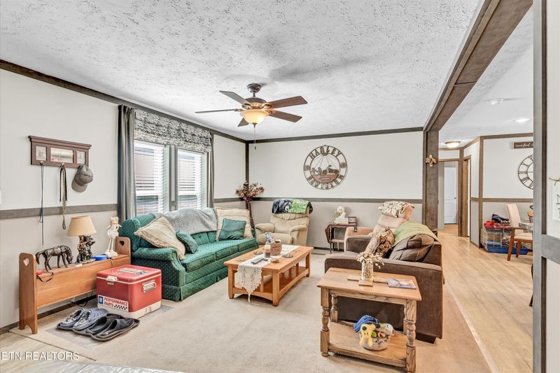 550 Ogle Dr, Pigeon Forge, TN 37863