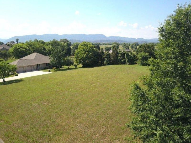 550 River Run Dr, Maryville, TN 37804