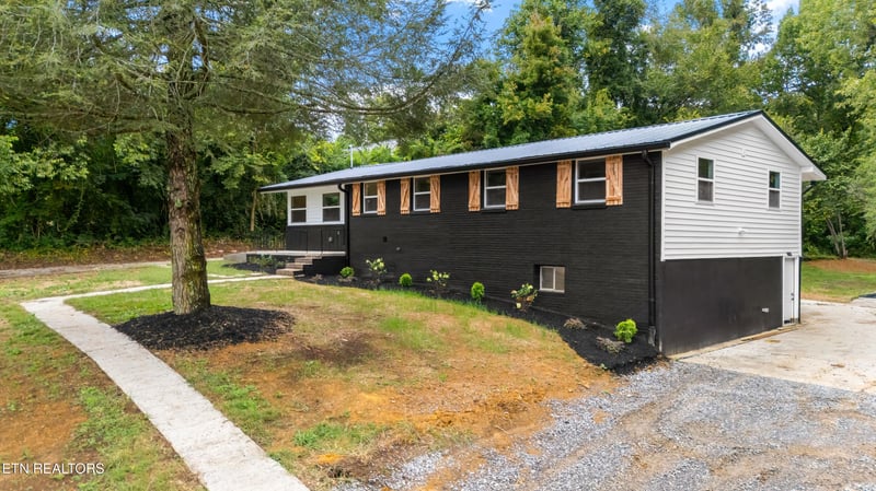 5501 Ball Rd, Knoxville, TN 37931
