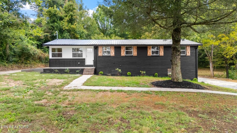 5501 Ball Rd, Knoxville, TN 37931